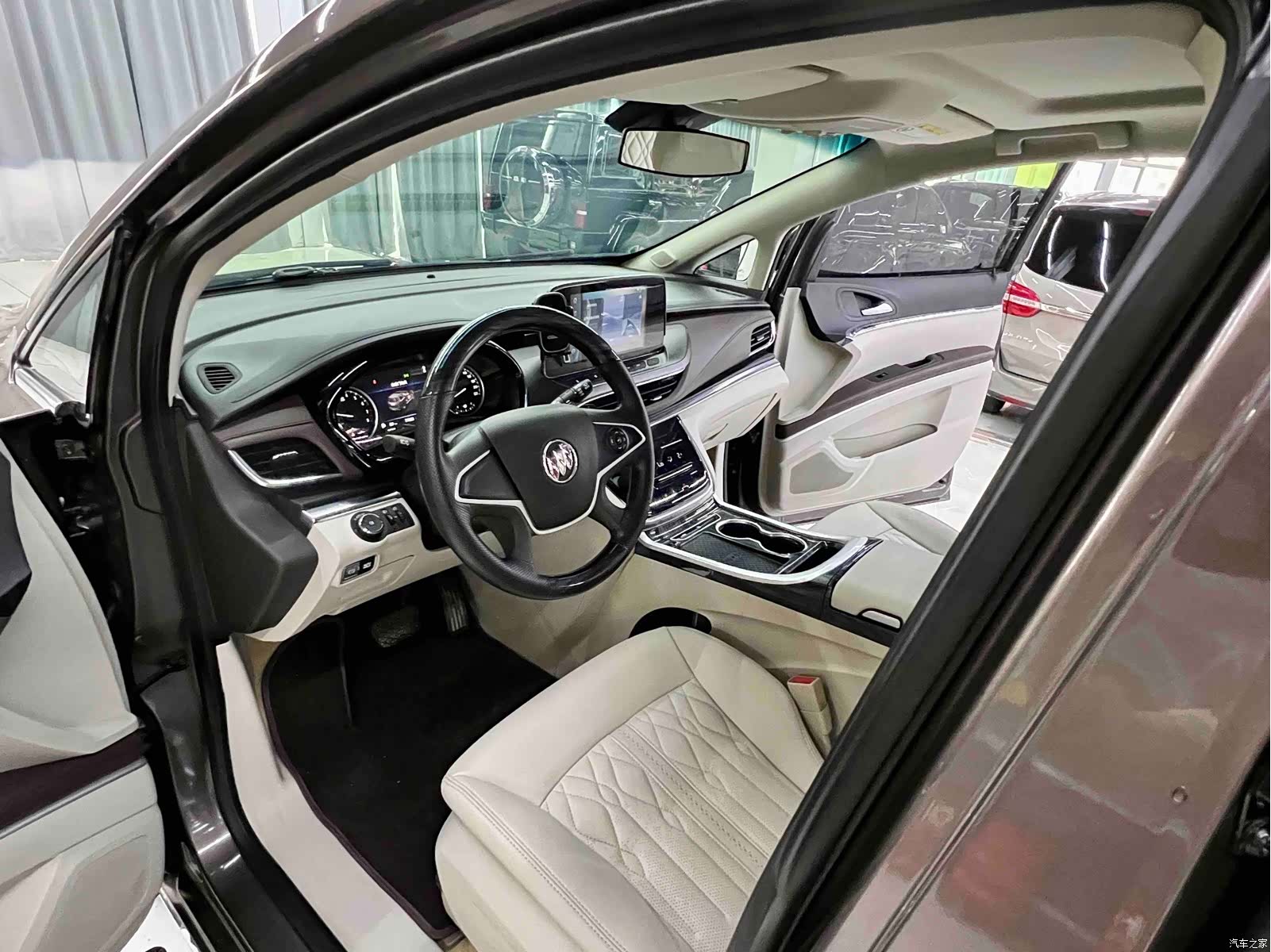 Buick GL8, 2024 9