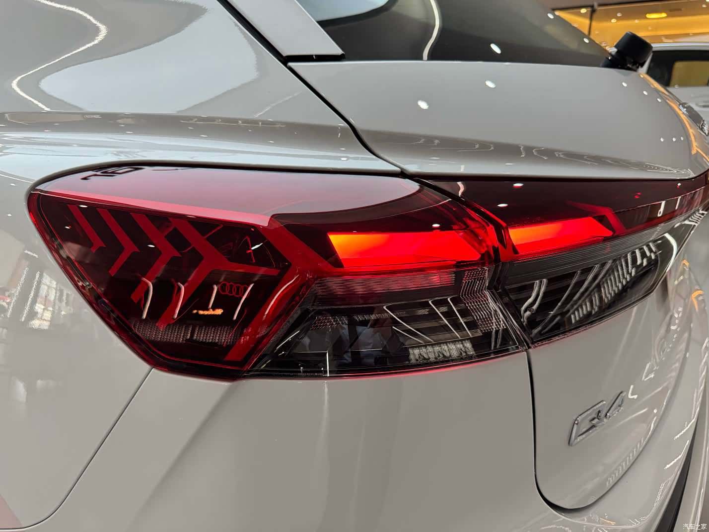 Audi Q4 e-tron, 2026 32