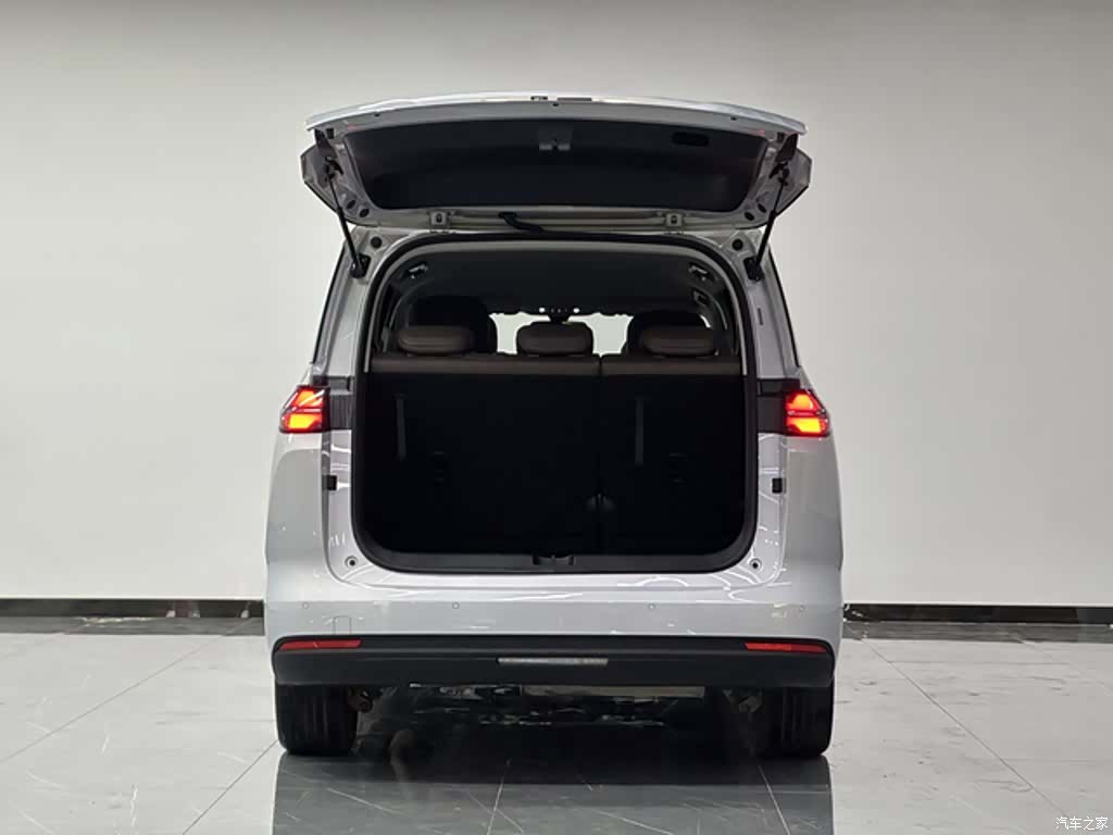 Wuling 730, 2025 9
