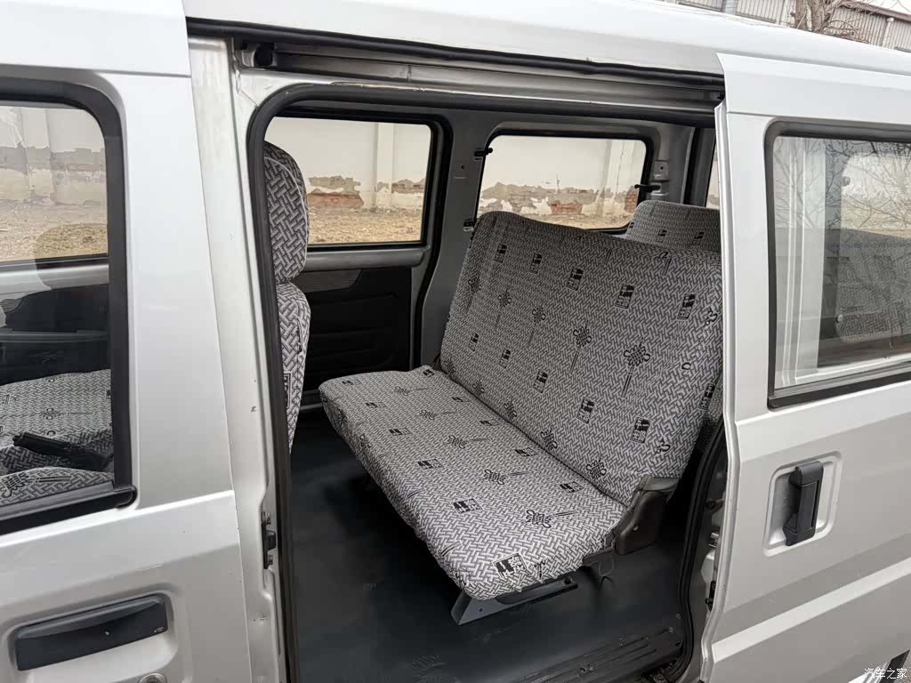 Wuling S, 2014 8