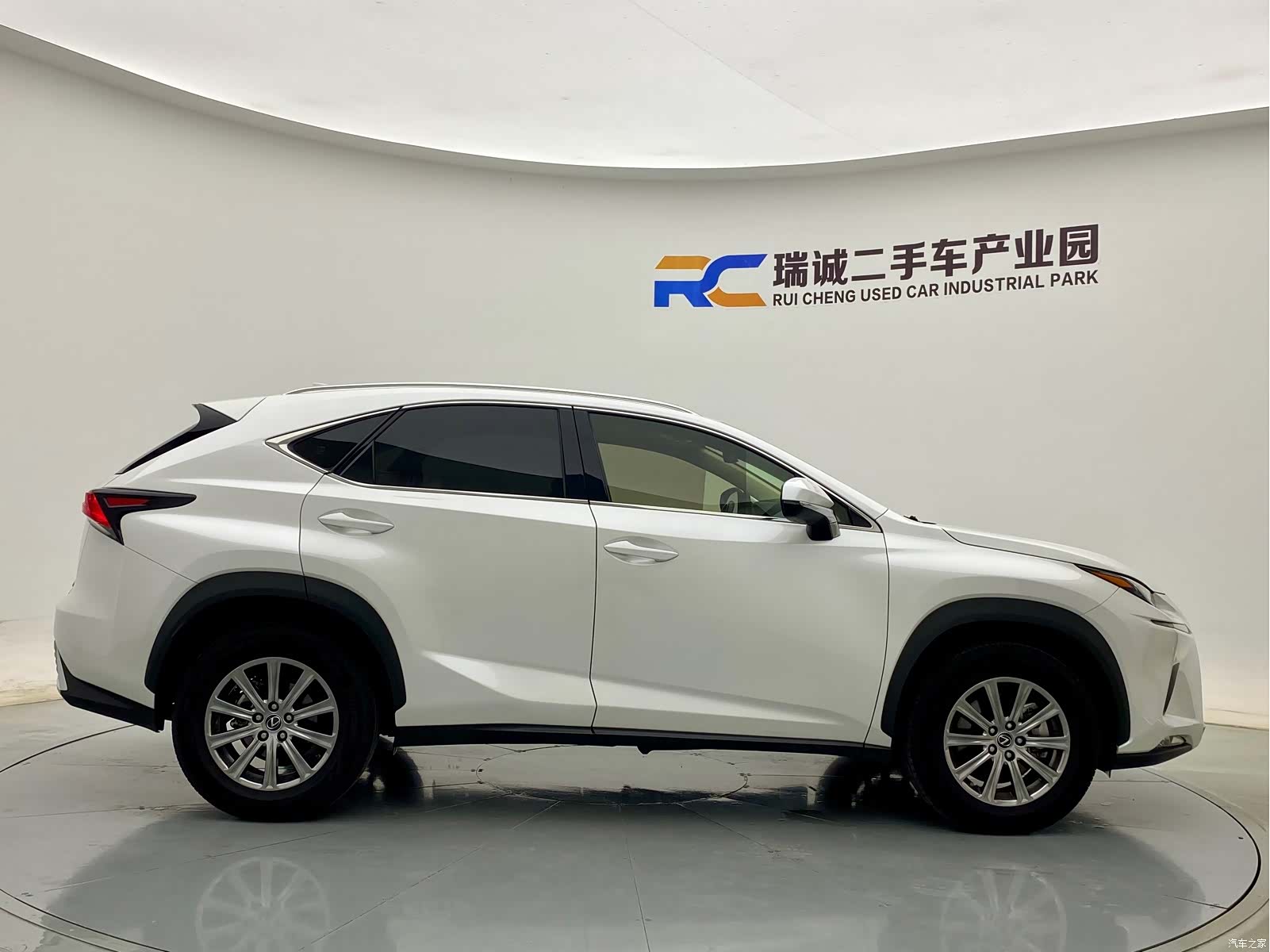 Lexus NX, 2021 4
