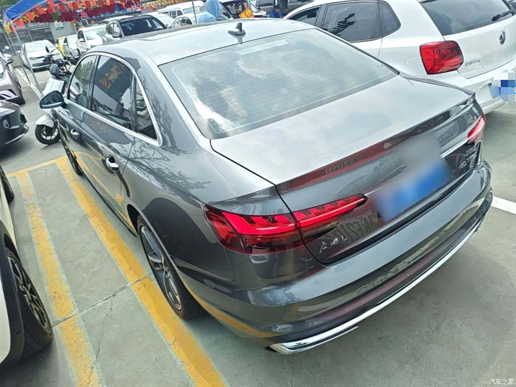 Audi A4L, 2021 все фото