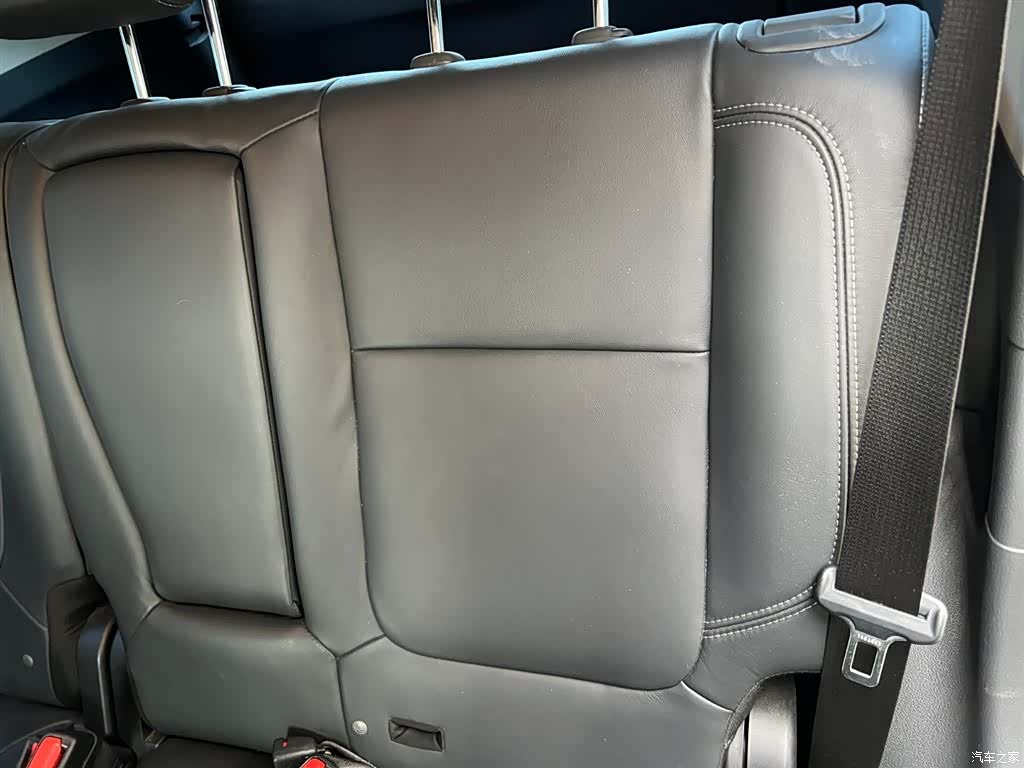 Mitsubishi Outlander, 2019 16