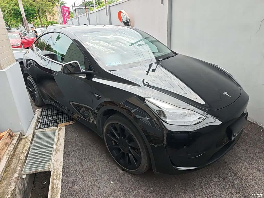 Tesla Model Y, 2022 4