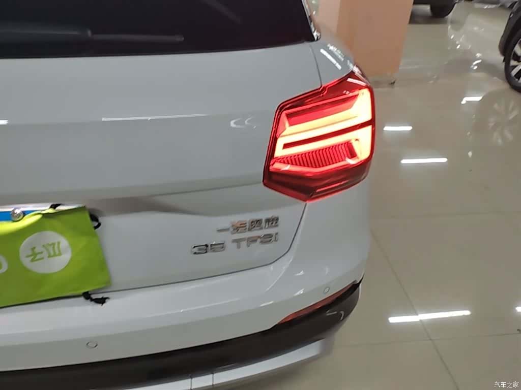Audi Q2L, 2020 8