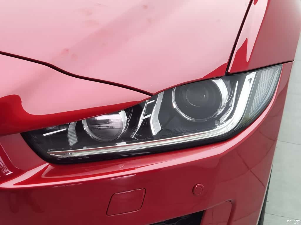 Jaguar XE, 2016 7