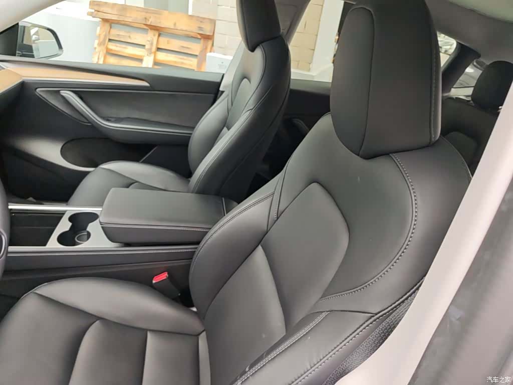Tesla Model Y, 2022 15