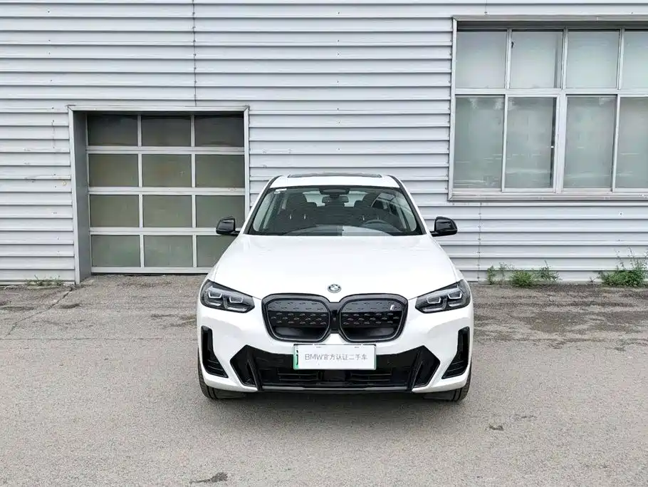 BMW iX3