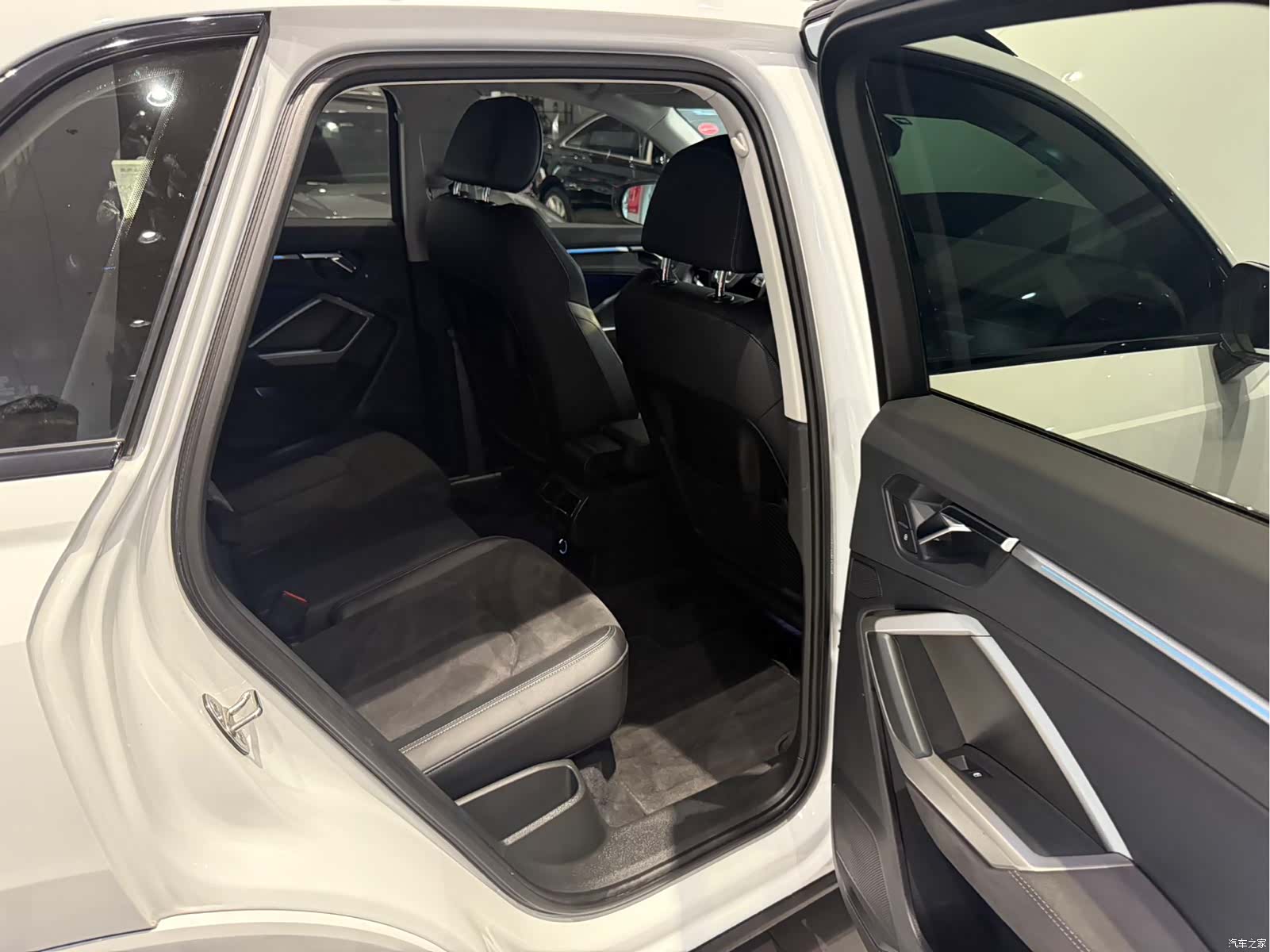 Audi Q3, 2023 10
