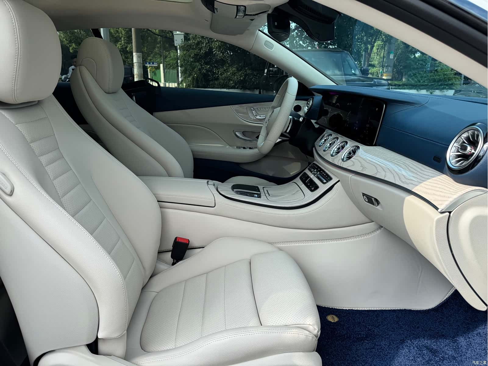 Mercedes-Benz E-Class, 2021 19
