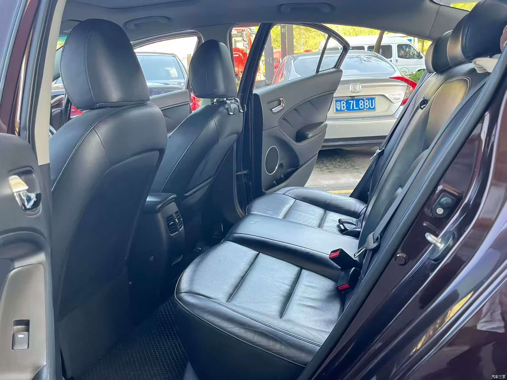Kia K3, 2013 6