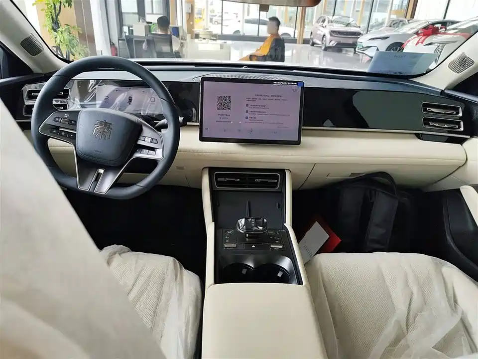 BYD Qin L