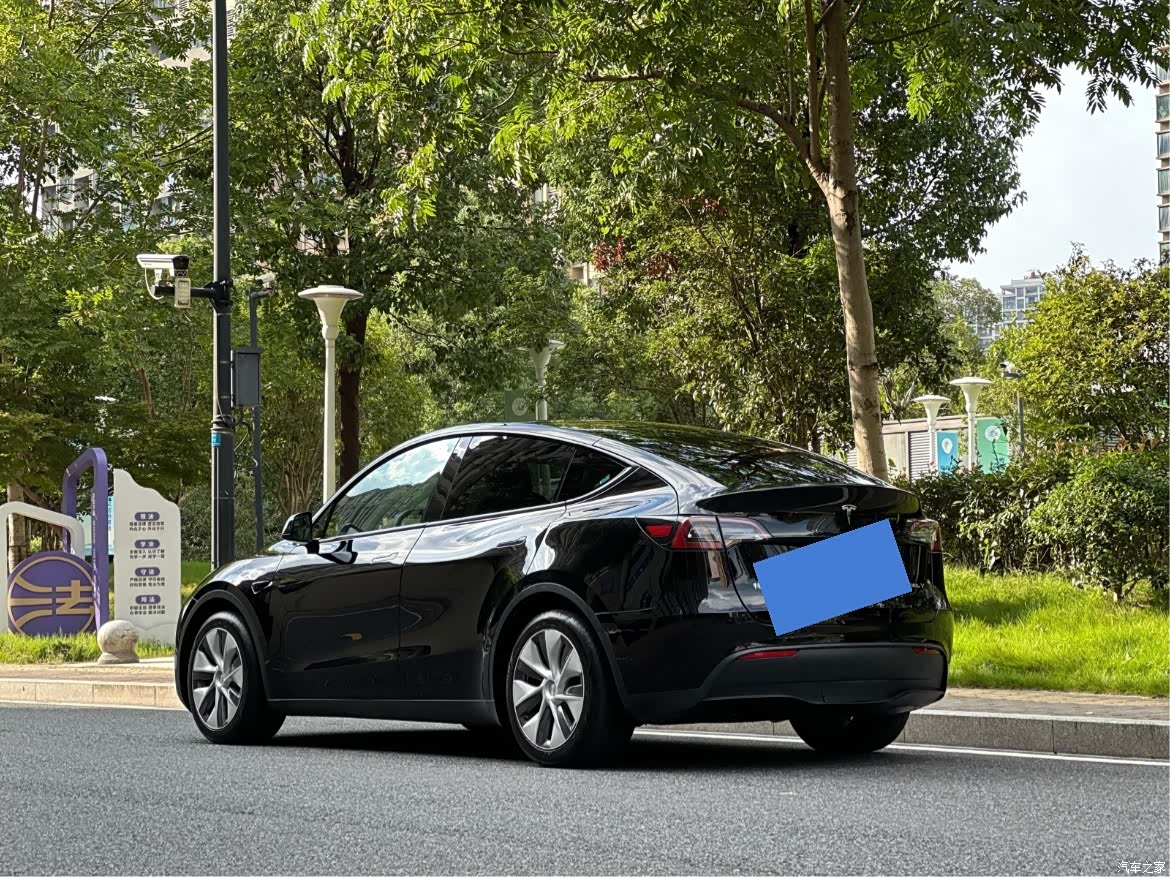 Tesla Model Y, 2022 4