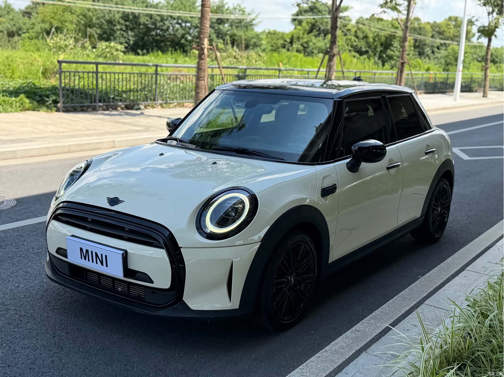 Mini Cooper, 2022 1
