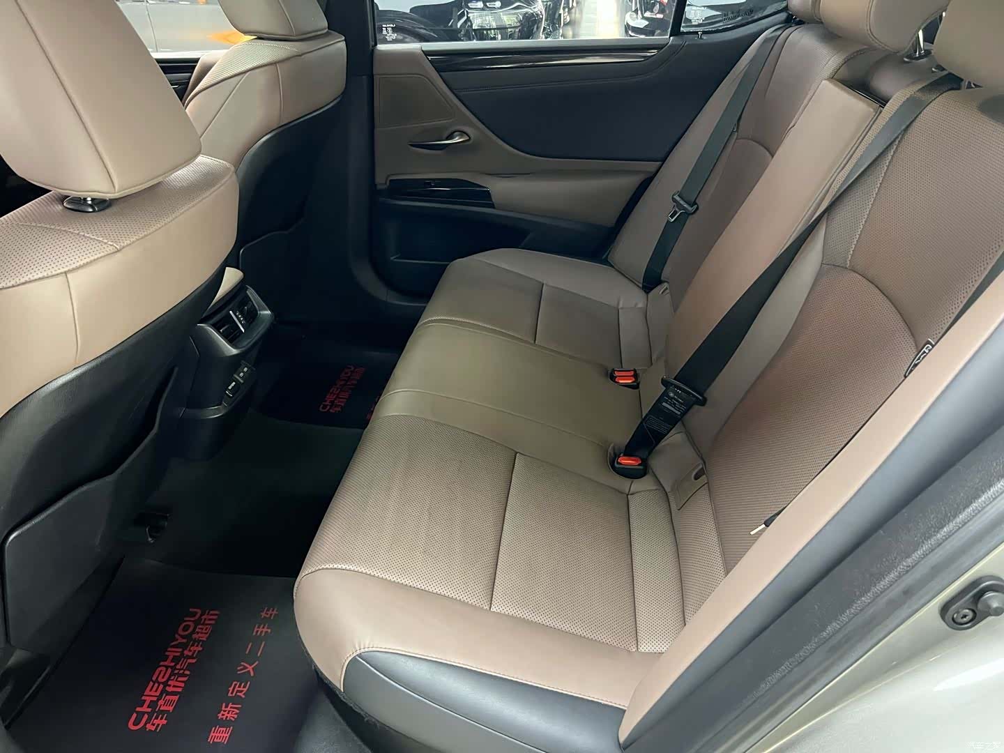 Lexus ES, 2023 10