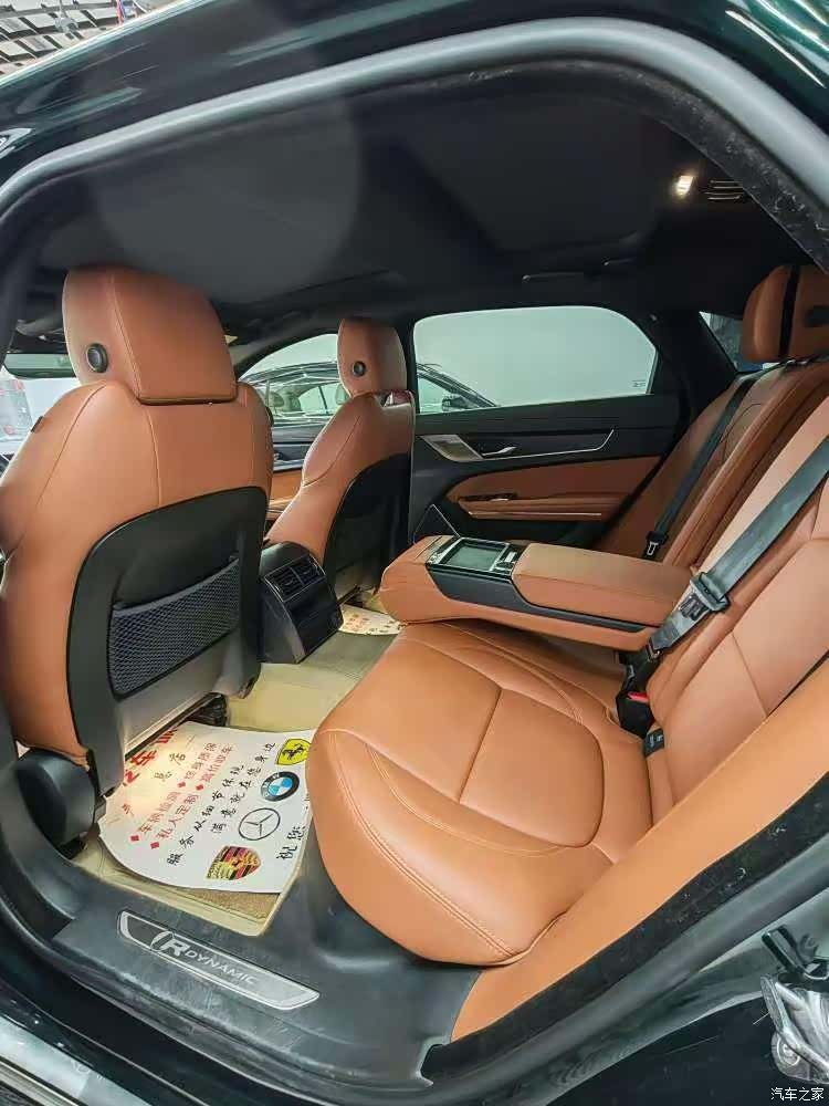 Land Rover P250, 2023 все фото