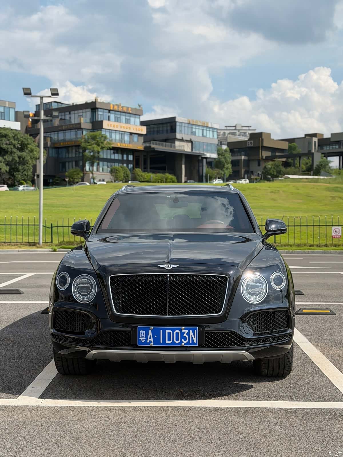 Bentley Bentayga, 2018 2
