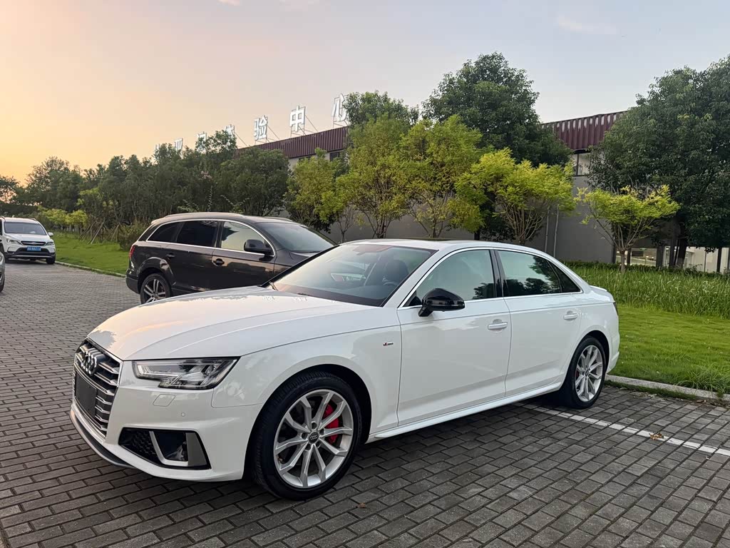 Audi A4L 2019 45 TFSI quattro Sport V