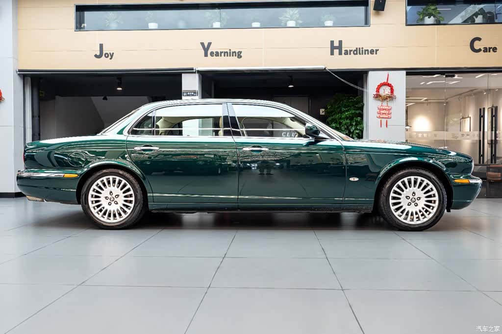 Jaguar XJ, 2006 3