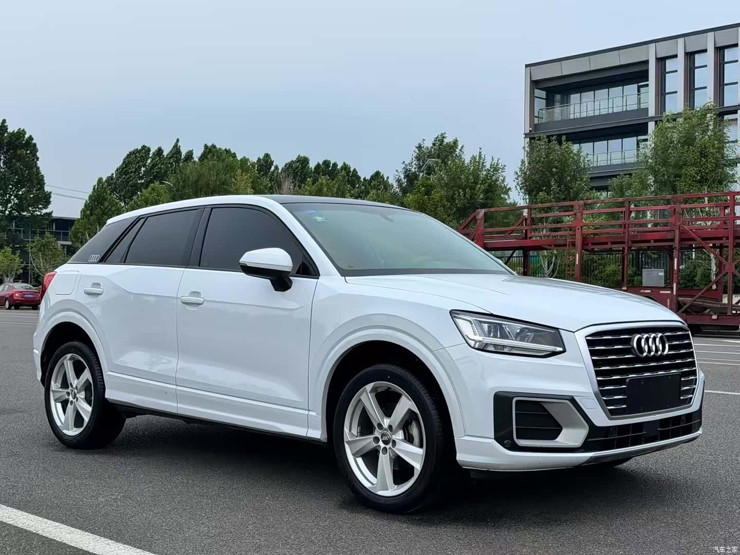 Audi Q2L, 2019 3