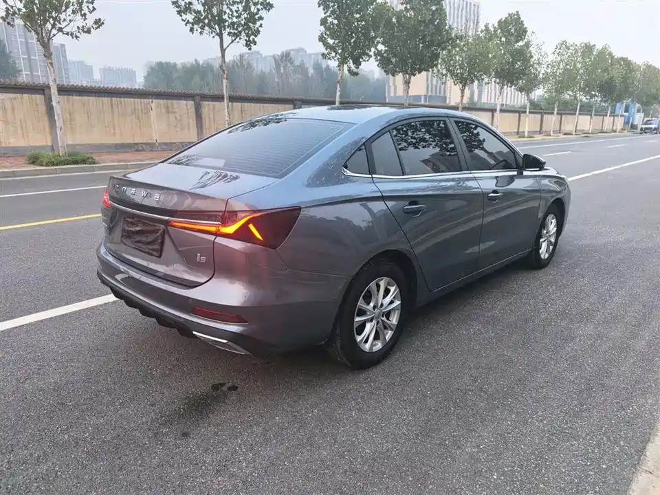 Roewe i5