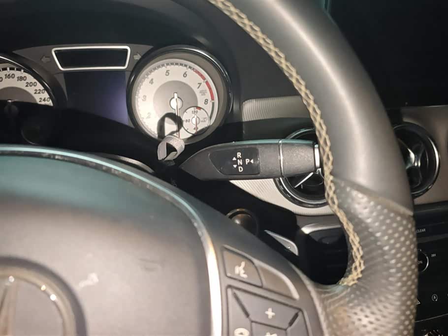 Mercedes-Benz GLA Mercedes-Benz GLA