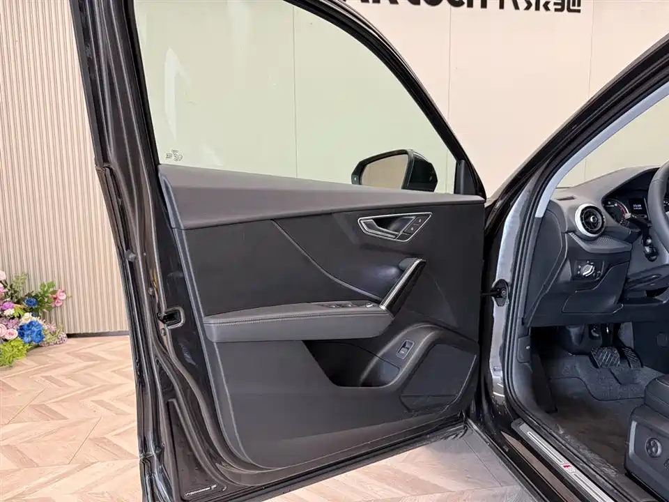 Audi Q2L Audi Q2L