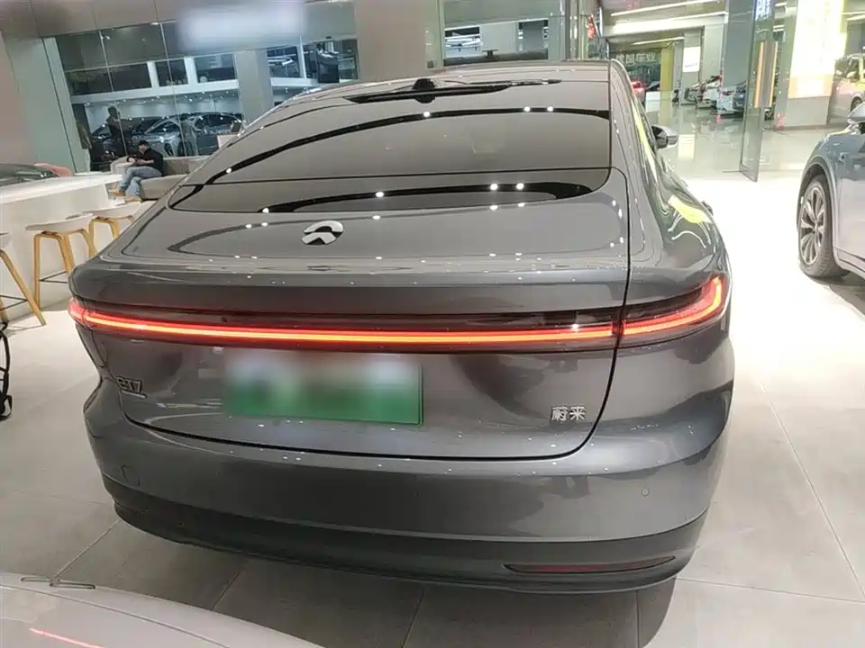 NIO ET7