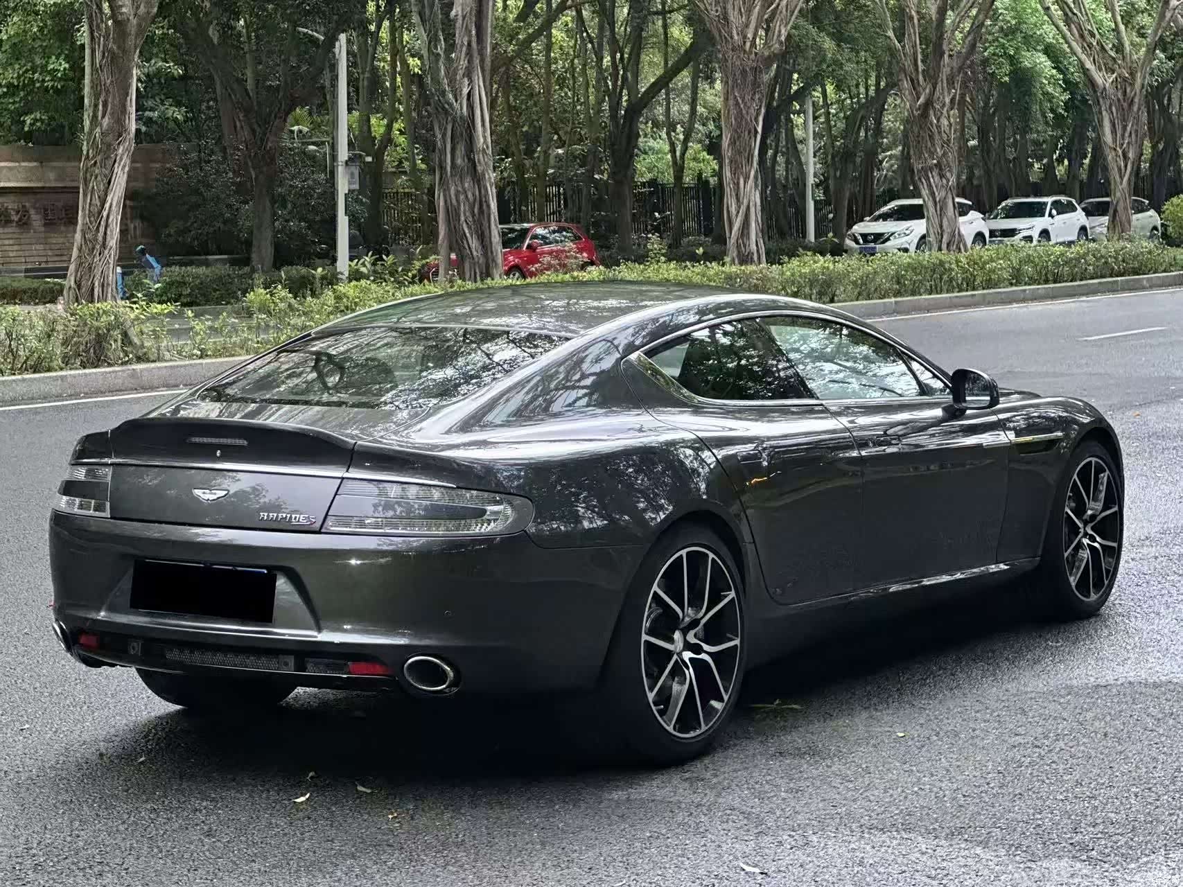 Aston Martin Rapide, 2013 4