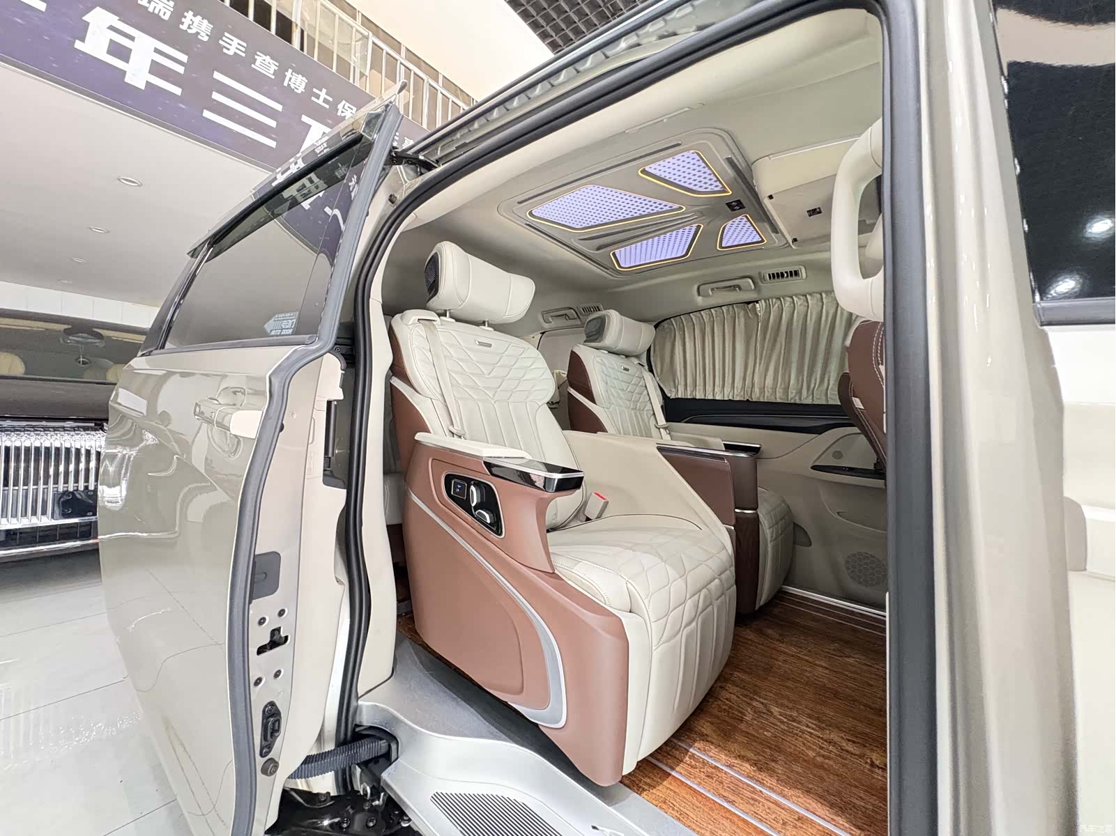 Buick GL8, 2022 18