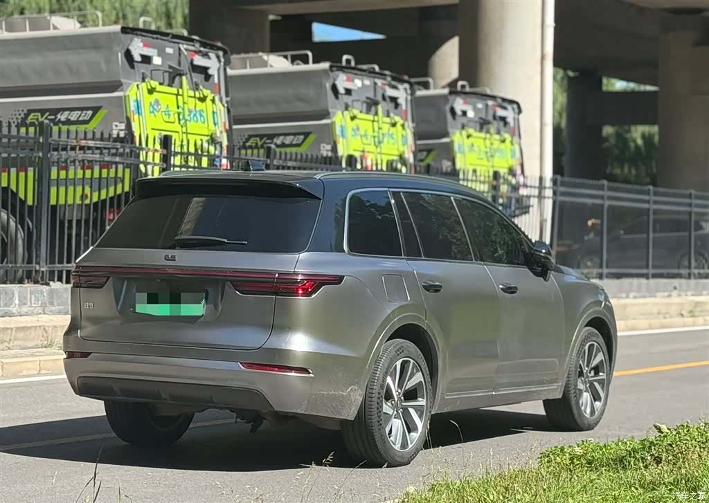 Li Auto ONE, 2023 8