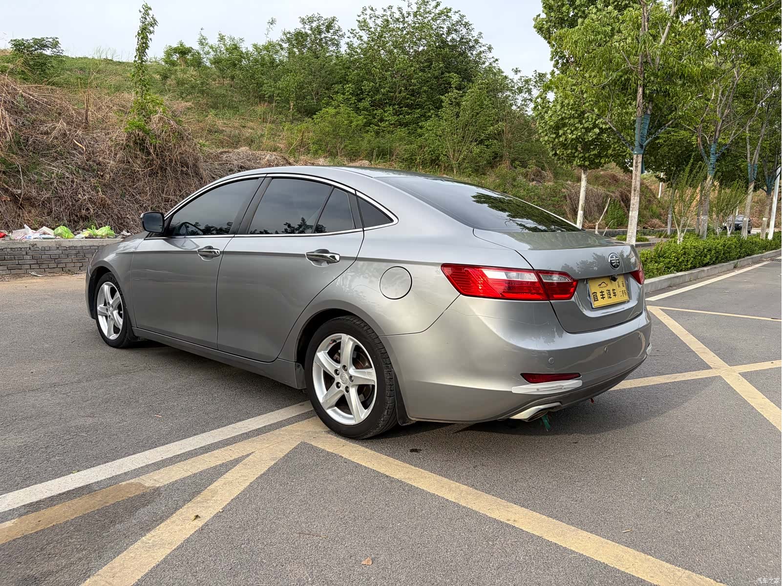 Bestune B70, 2016 11