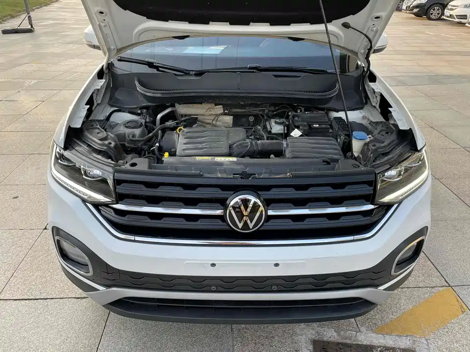 Volkswagen Exploring the shadow