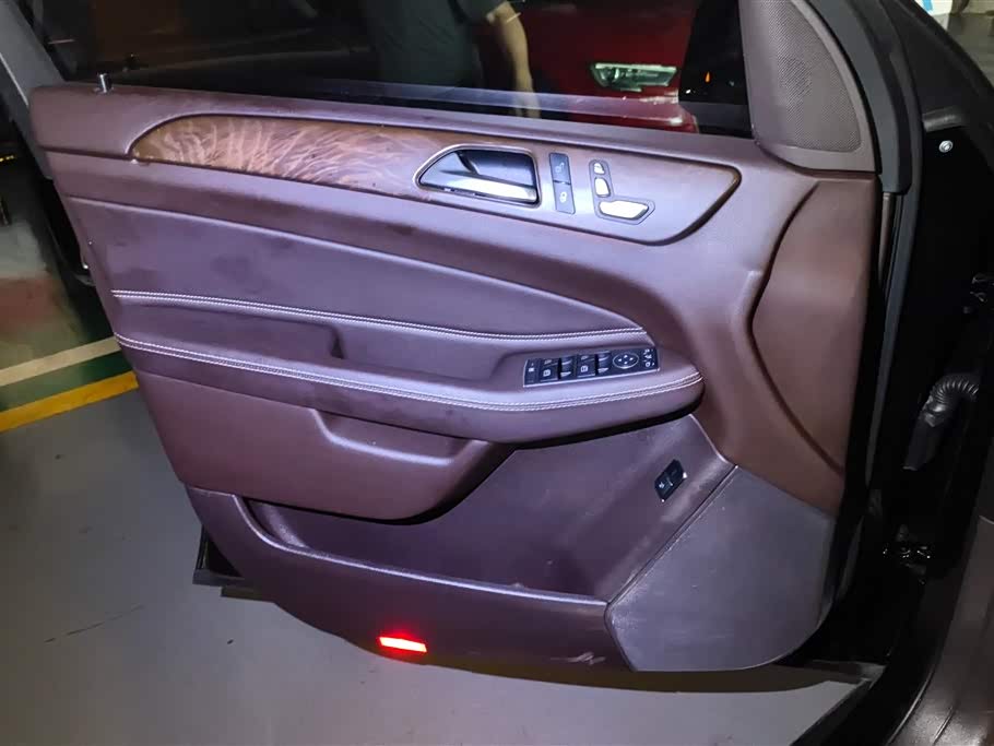 Mercedes-Benz GLE Mercedes-Benz GLE
