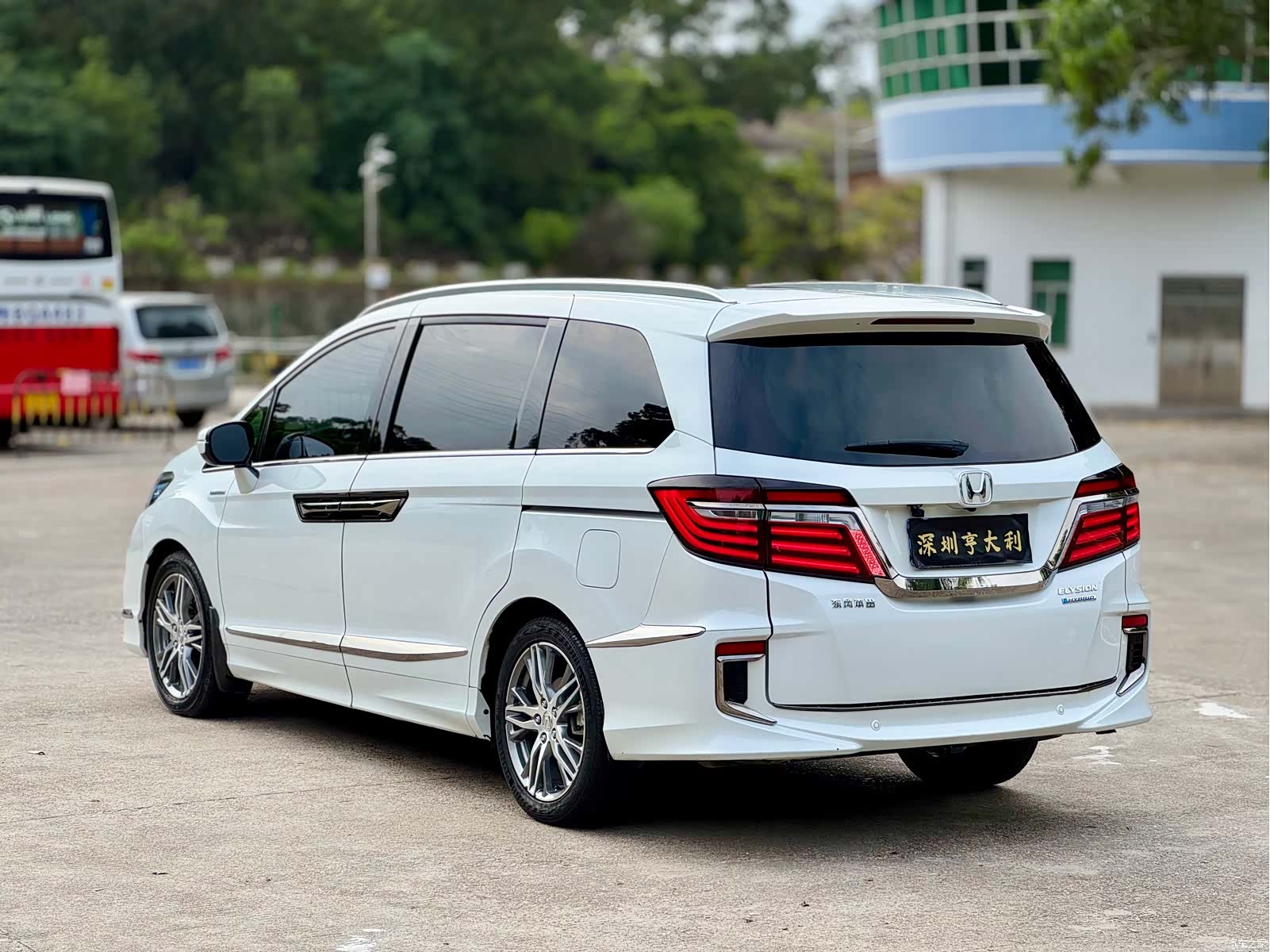Honda Elysion, 2020 все фото