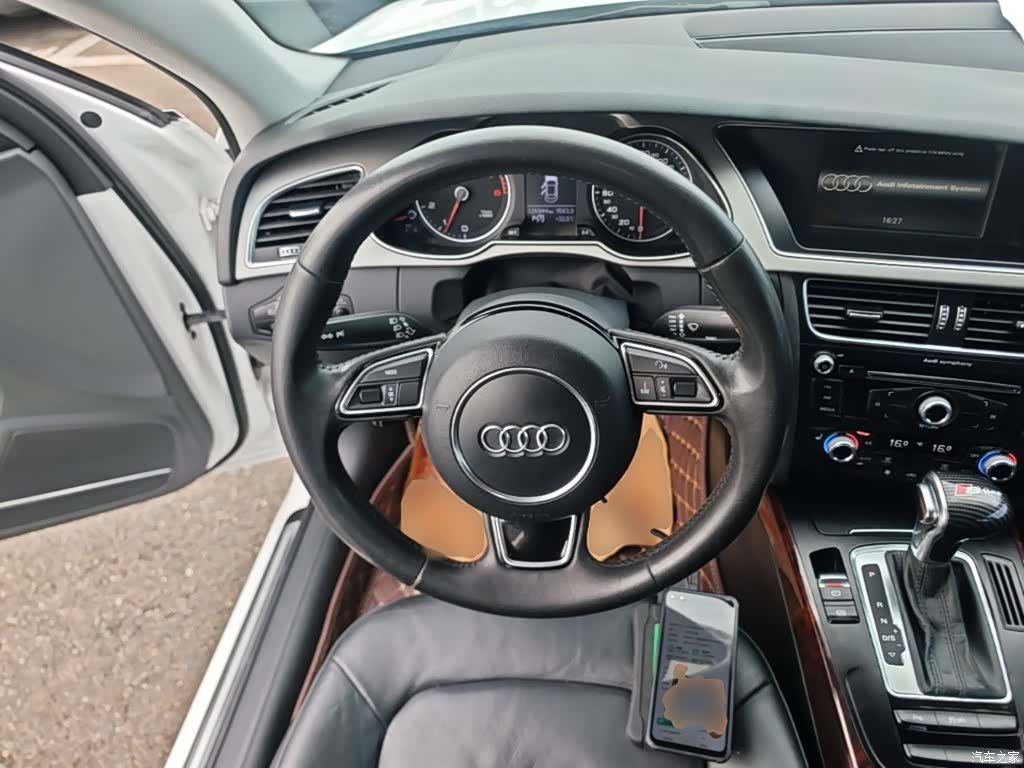 Audi A4L, 2015 11