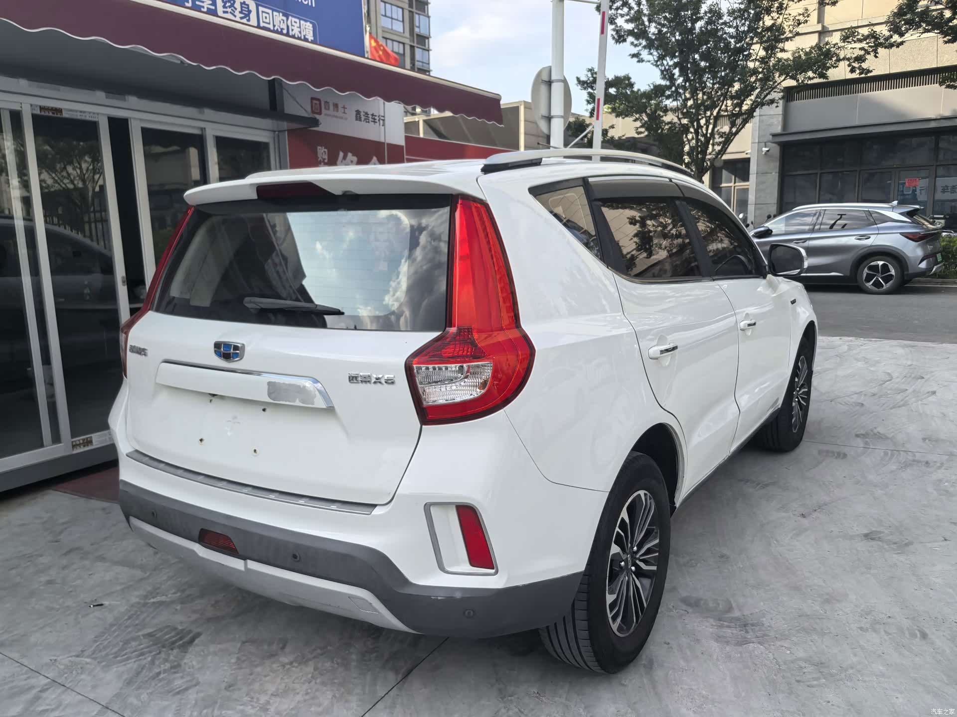 Geely X6, 2017 3