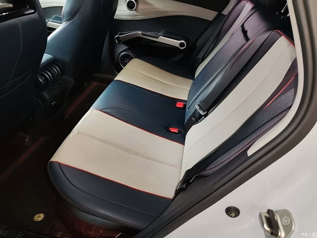 BYD Yuan, 2022 17