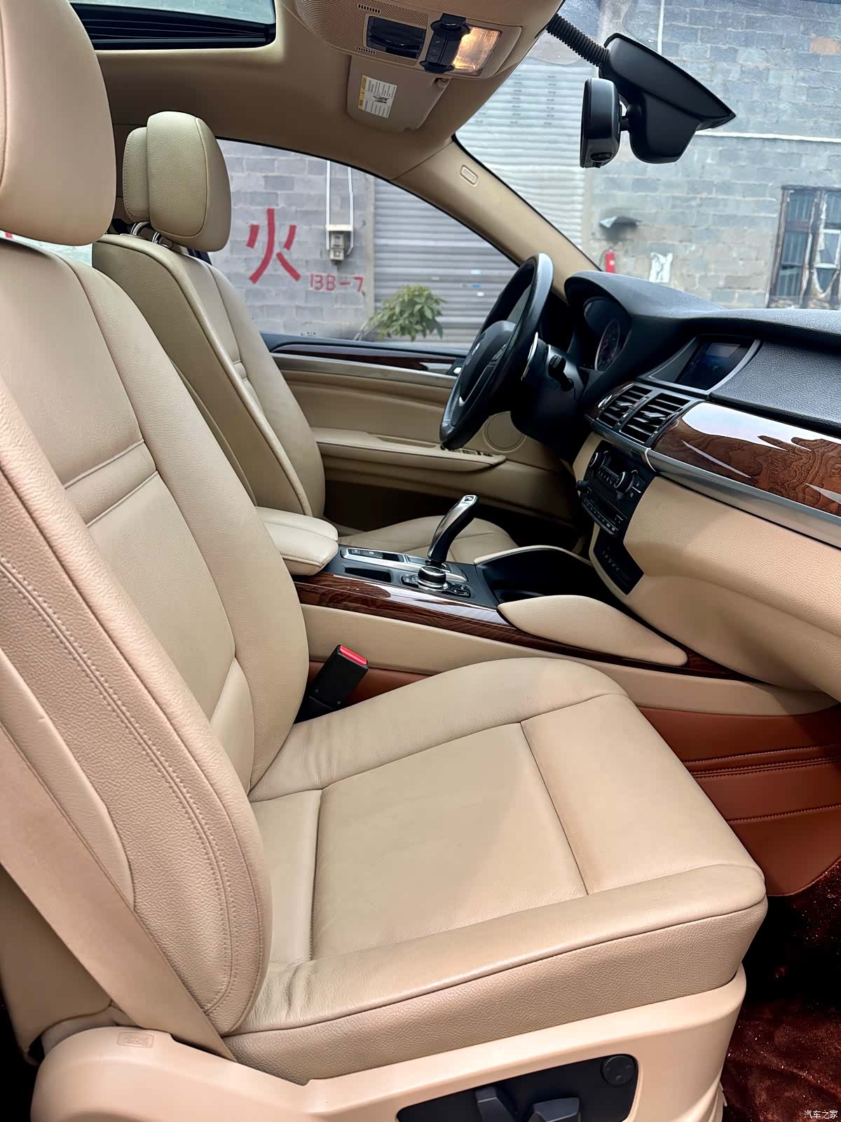 BMW X6, 2013 10