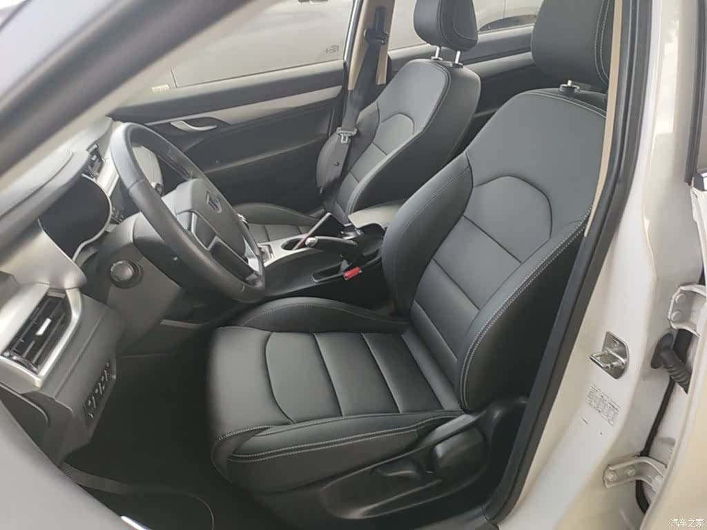 Geely Emgrand, 2018 15