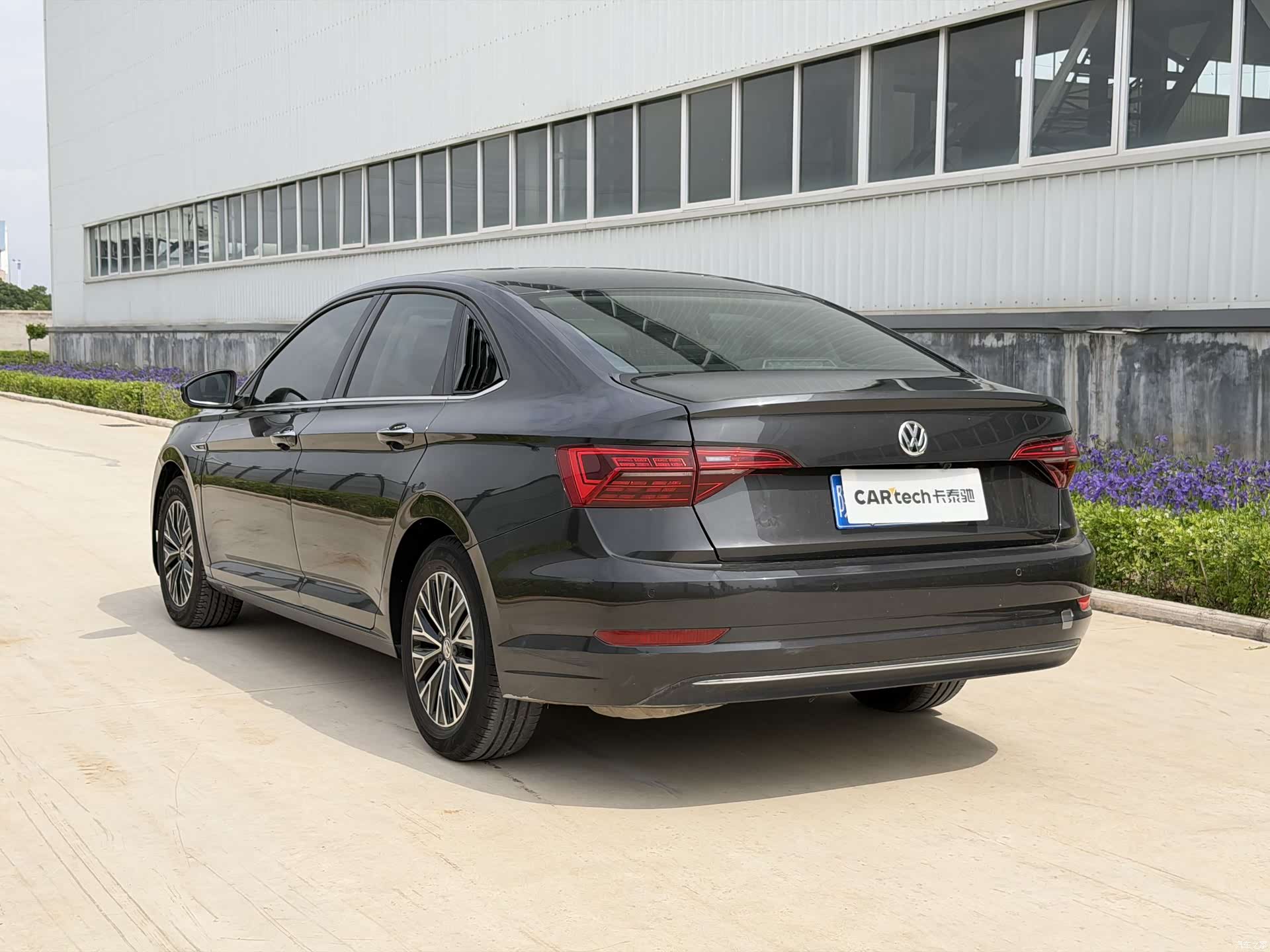 Volkswagen Sagitar, 2020 13