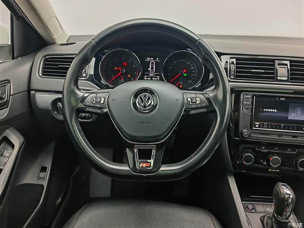 Volkswagen Sagitar, 2019 11