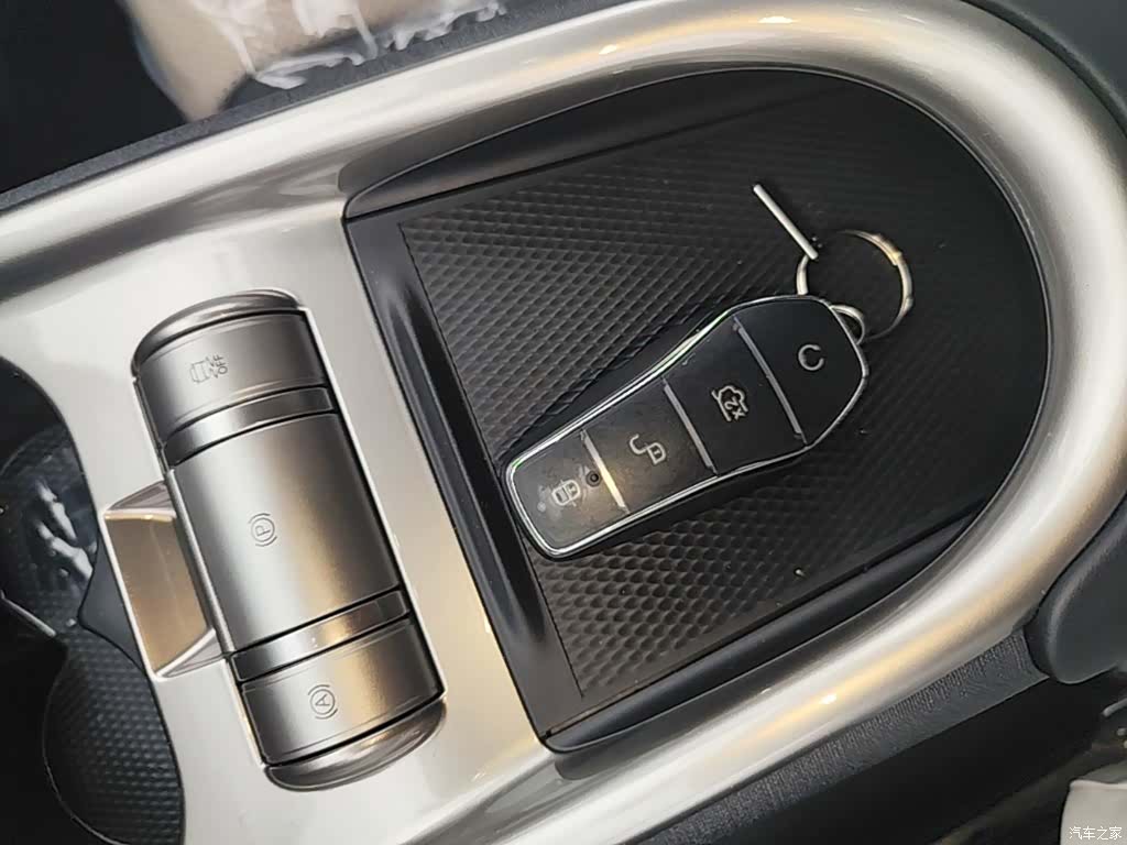 BYD Dolphin, 2026 9