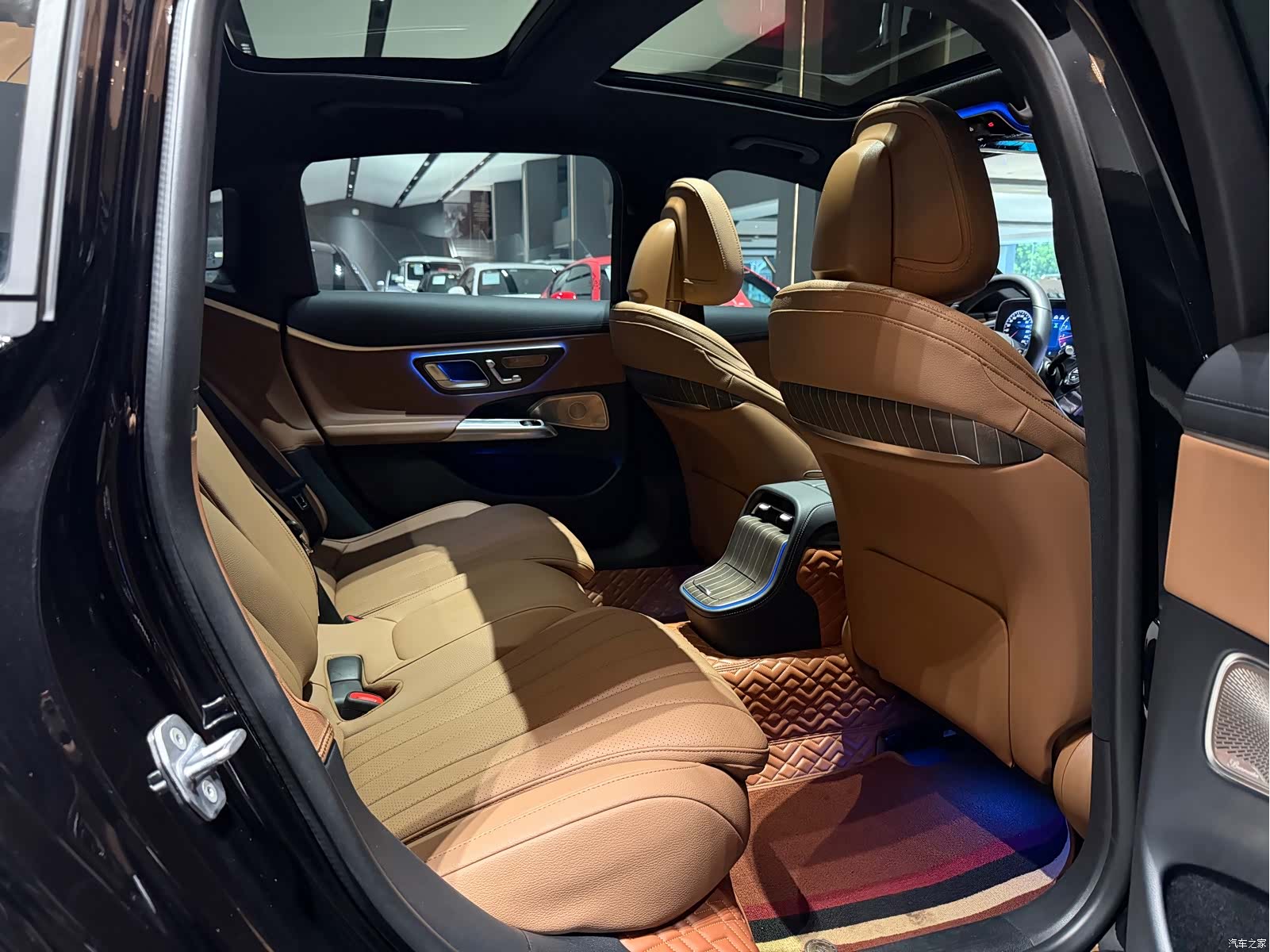 Mercedes-Benz E-Class, 2024 15