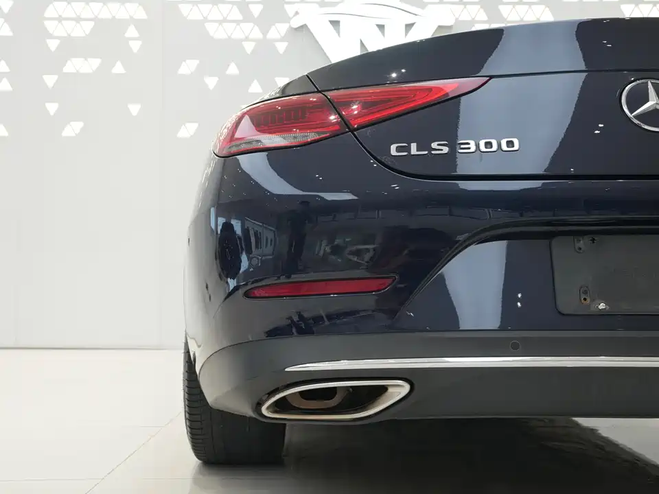 Mercedes-Benz CLS Mercedes-Benz CLS