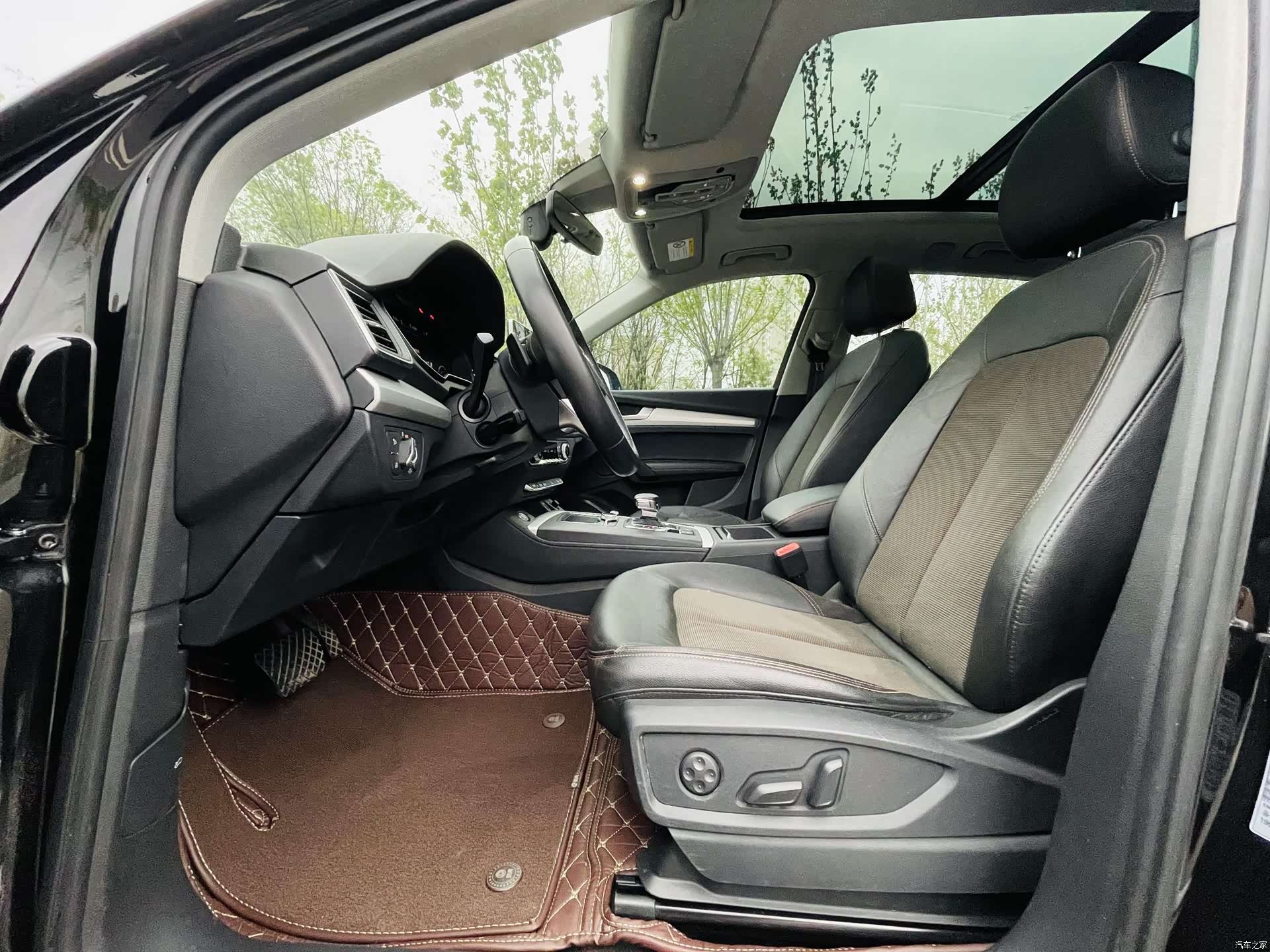 Audi Q5L, 2019 все фото