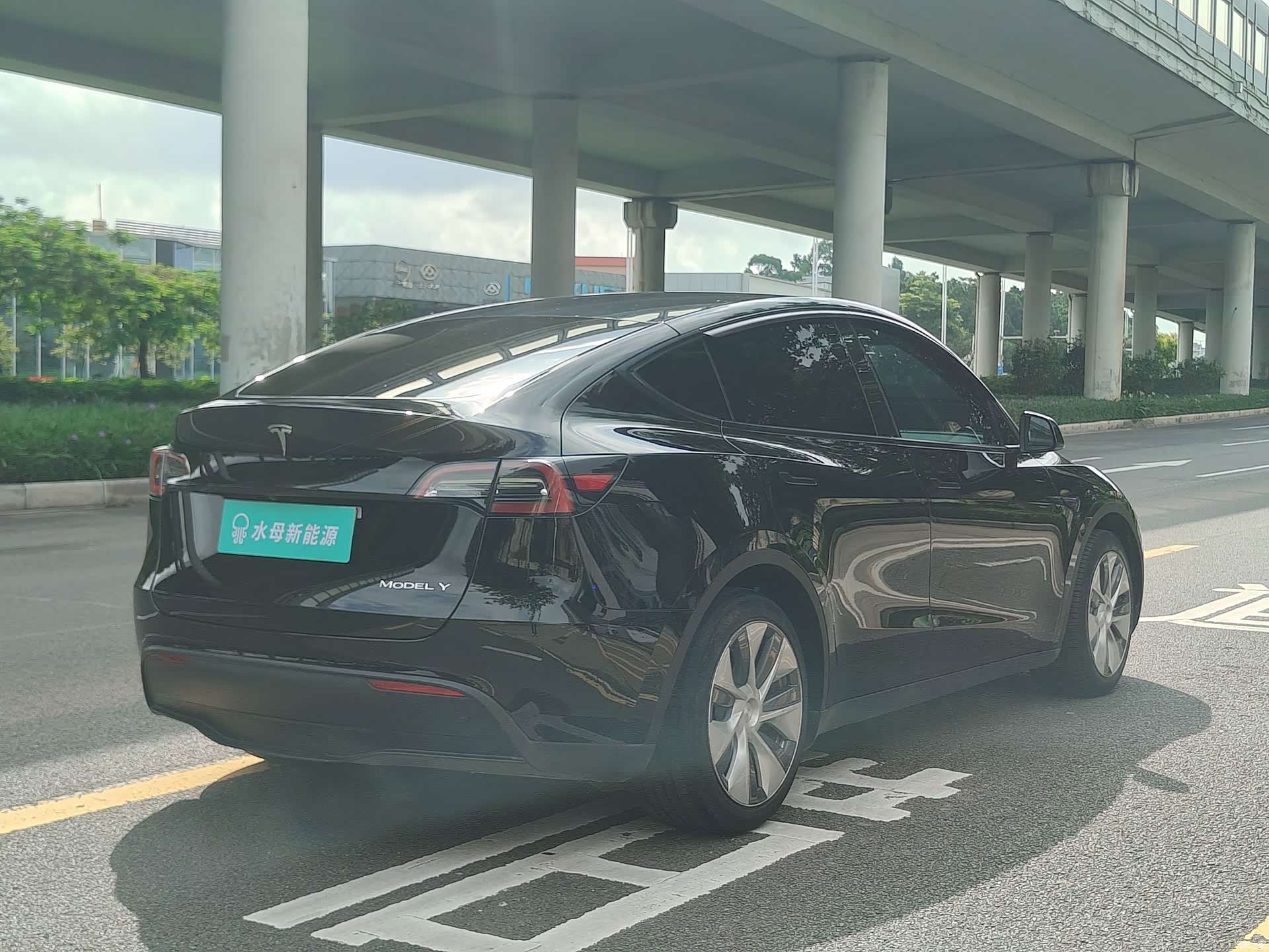 Tesla Model Y, 2022 4