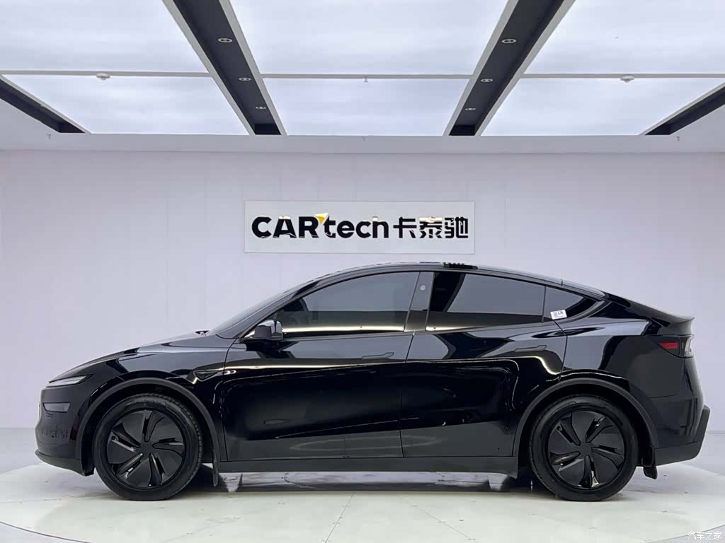 Tesla Model Y, 2025 2