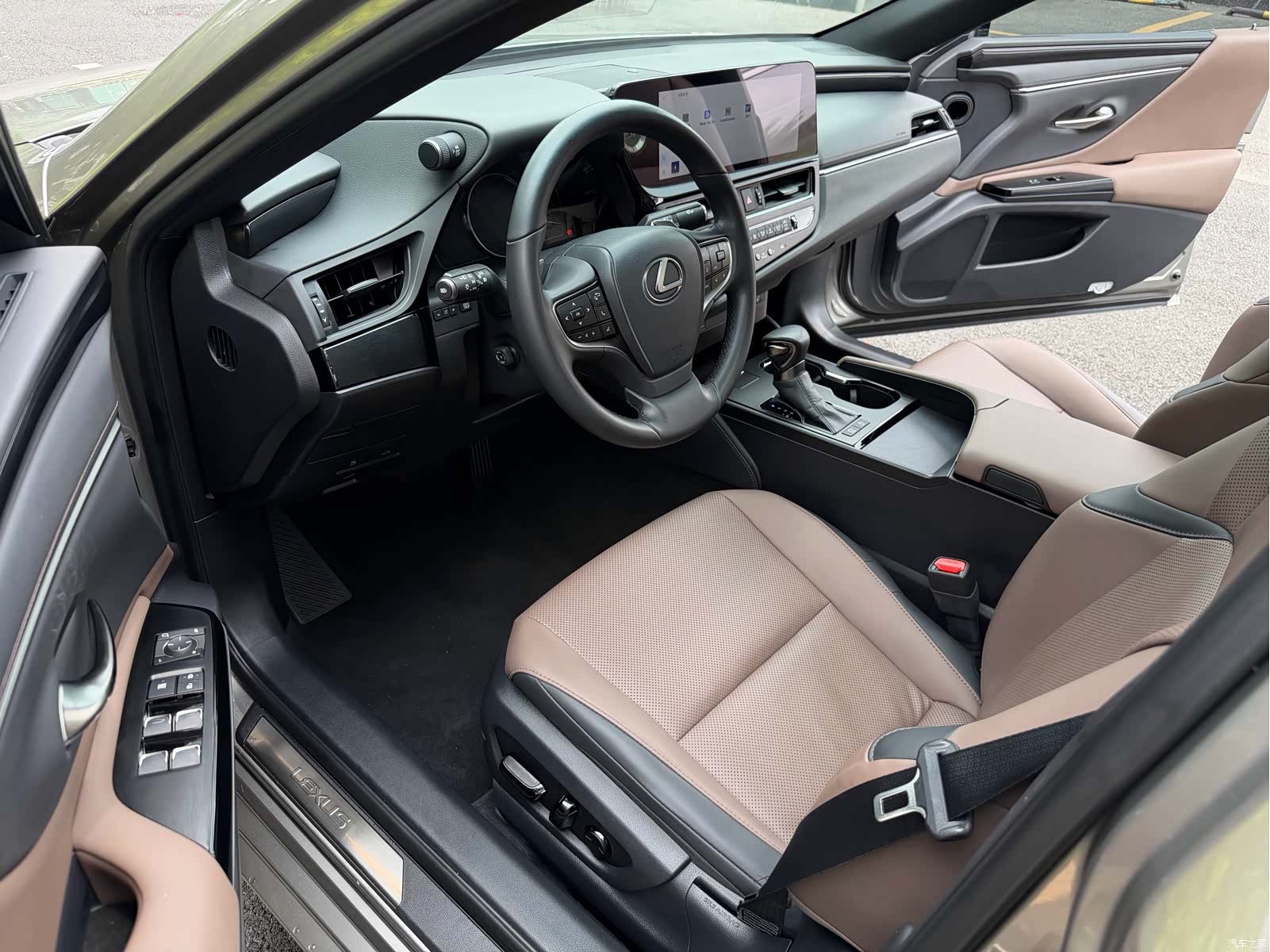Lexus ES, 2024 12