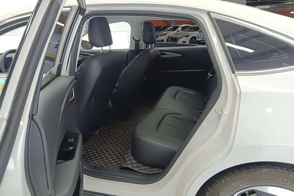 Wuling Starlight, 2024 11